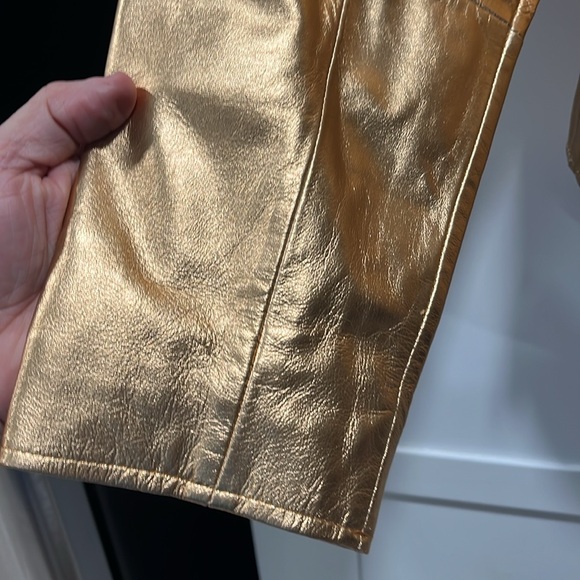 100 % leather jacket and beautiful gold. Jessica London size 22 W. - Picture 6 of 8